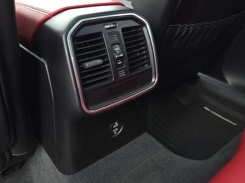 Used 2021 Porsche Macan S image 17