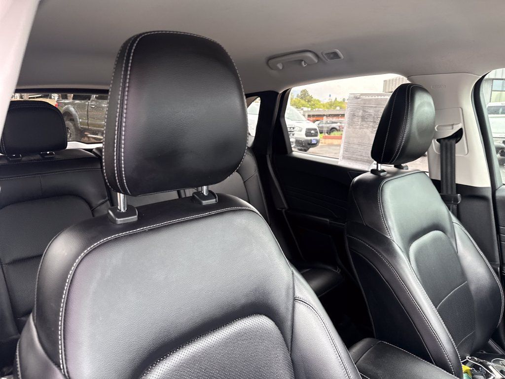 Certified 2021 Ford Escape SEL FWD image 32