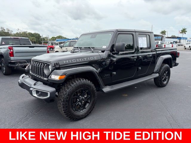 Used 2025 Jeep Gladiator Sport AWD/4WD image 3