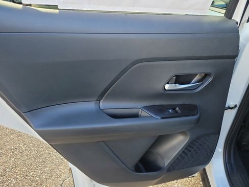 New 2026 Nissan Kicks SV w/ SV Premium Package FWD image 9