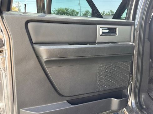 Used 2013 Ford Expedition EL Limited AWD/4WD image 18