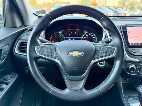 Used 2020 Chevrolet Equinox LT image 19