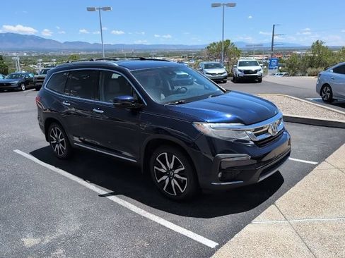 Used 2019 Honda Pilot Touring image 1