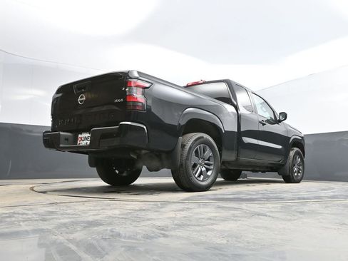 Used 2025 Nissan Frontier SV image 41