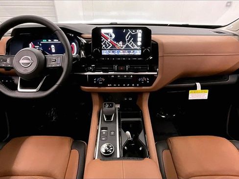 New 2025 Nissan Pathfinder Platinum w/ Lighting Package (N93) image 5