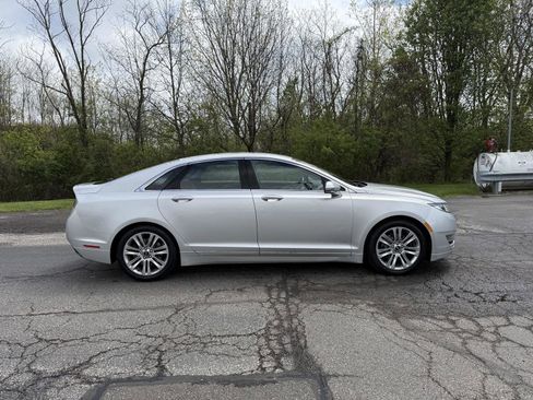 Used 2014 Lincoln MKZ FWD image 7