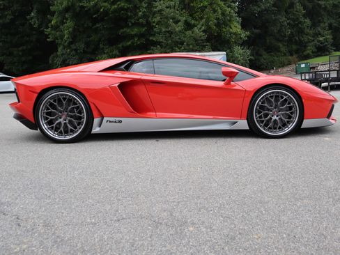 Used 2017 Lamborghini Aventador LP 700-4 image 19