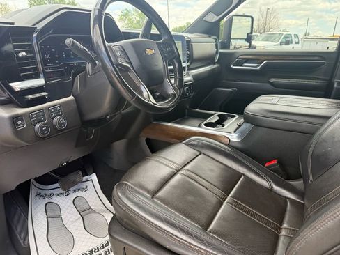 Used 2024 Chevrolet Silverado 2500 High Country w/ Technology Package AWD/4WD image 25