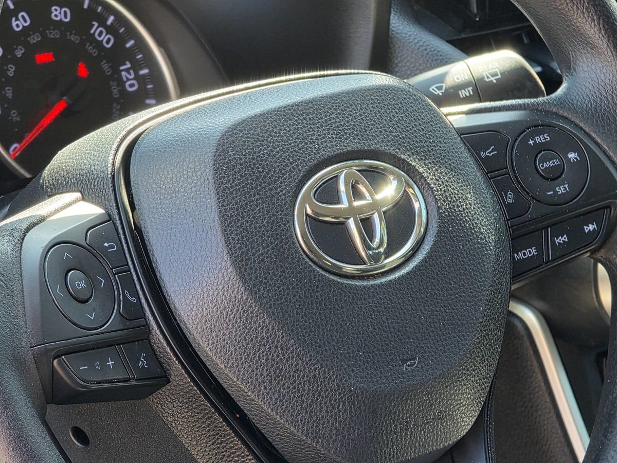 Used 2019 Toyota RAV4 LE w/ Carpet Mat Package FWD image 23