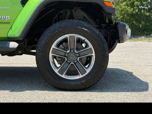 Used 2019 Jeep Wrangler Unlimited Sahara AWD/4WD image 10