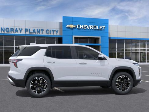 New 2027 Chevrolet Equinox LT w/ Convenience Package II FWD image 5