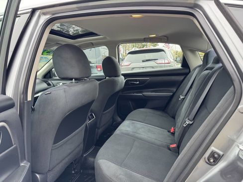 Used 2015 Nissan Altima 2.5 SV w/ Convenience Package FWD image 25