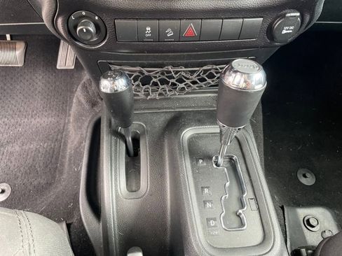 Used 2018 Jeep Wrangler Unlimited Sport S image 18