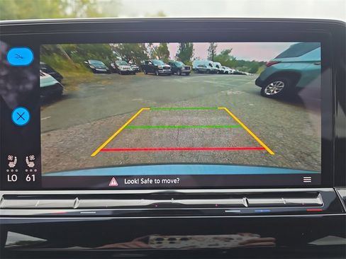 Used 2024 Volkswagen Atlas SE image 21