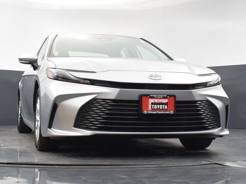 Used 2025 Toyota Camry LE image 29