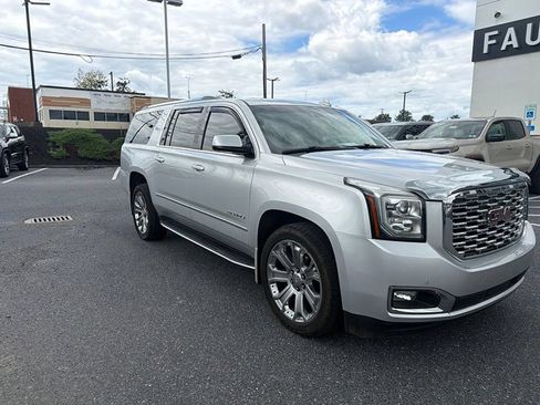 Certified 2018 GMC Yukon XL Denali w/ Open Road Package AWD/4WD image 2