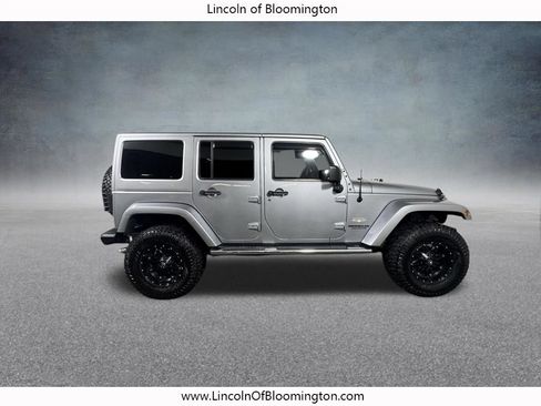 Used 2015 Jeep Wrangler Unlimited Sahara w/ Mopar Chrome Edition Group AWD/4WD image 7