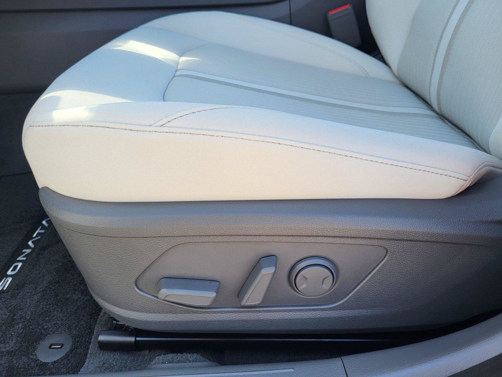 New 2026 Hyundai Sonata SEL FWD image 32