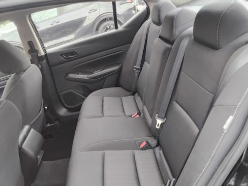 Used 2024 Nissan Altima 2.5 SV FWD image 11