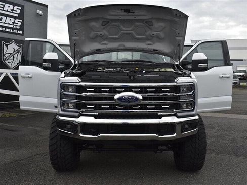 Used 2023 Ford F250 Lariat w/ FX4 Off-Road Package image 37