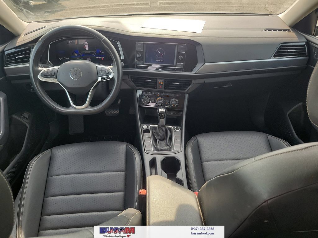 Used 2024 Volkswagen Jetta SE FWD image 7