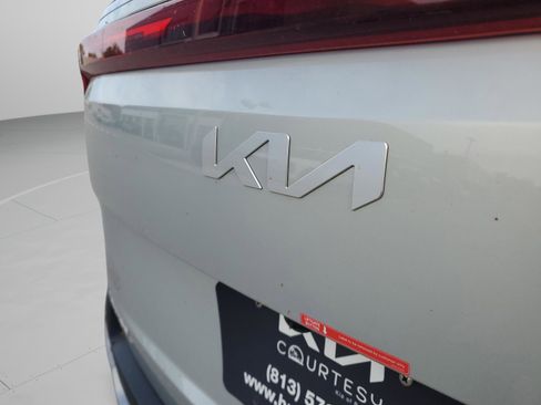 New 2026 Kia Carnival EX FWD image 6