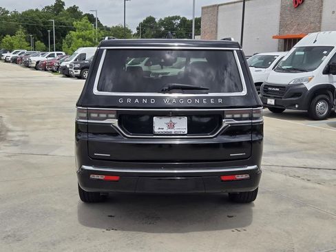 Used 2023 Jeep Grand Wagoneer Series II AWD/4WD image 5