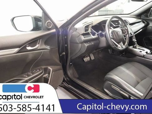 Used 2019 Honda Civic Sport image 8