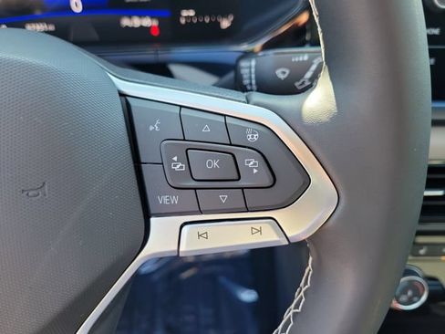 Certified 2023 Volkswagen Taos SE FWD image 22