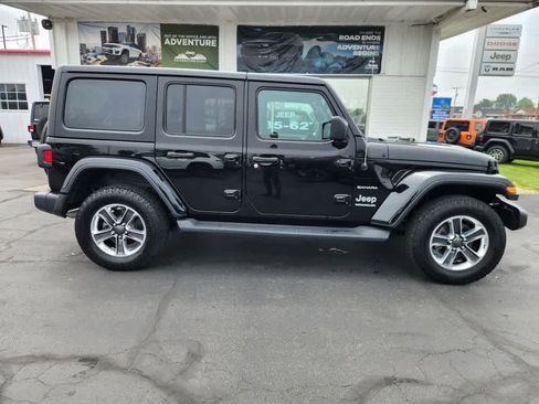 Used 2023 Jeep Wrangler Sahara image 2