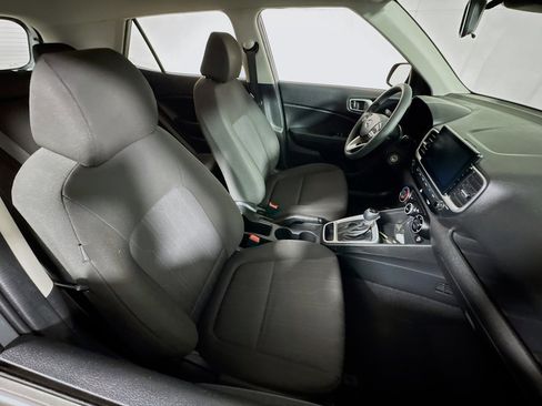 Used 2021 Hyundai Venue SE image 26