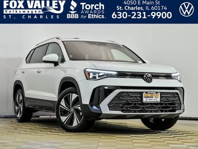 Used 2025 Volkswagen Taos SE w/ Panoramic Sunroof Package