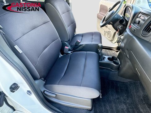 Used 2010 Nissan Cube 1.8 w/ Interior Designer Pkg FWD image 32