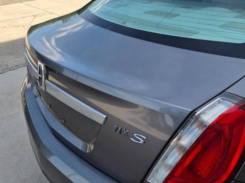 Used 2012 Lincoln MKS FWD image 32