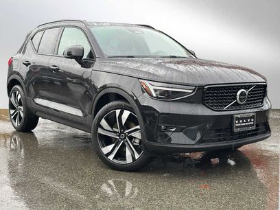 New 2026 Volvo XC40 B5 Ultra w/ Climate Package