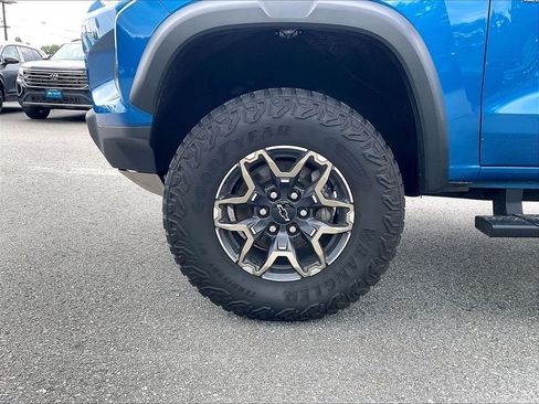 Used 2023 Chevrolet Colorado ZR2 w/ ZR2 Convenience Package III AWD/4WD image 7