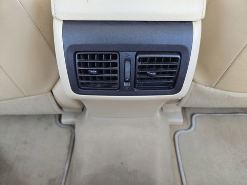 Used 2015 Toyota Camry XLE FWD image 11