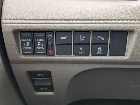 Used 2018 Honda Odyssey Touring image 26