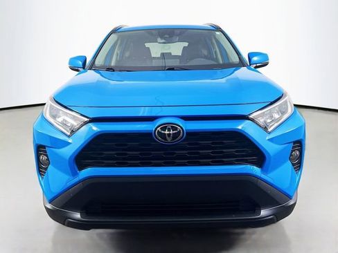 Used 2019 Toyota RAV4 XLE Premium FWD image 2
