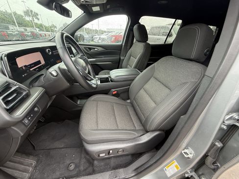 Used 2024 Chevrolet Traverse LT FWD image 27