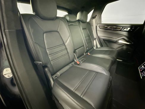 Certified 2022 Porsche Cayenne Turbo image 27