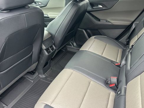 New 2026 Chevrolet Equinox LT w/ Convenience Package II AWD/4WD image 13