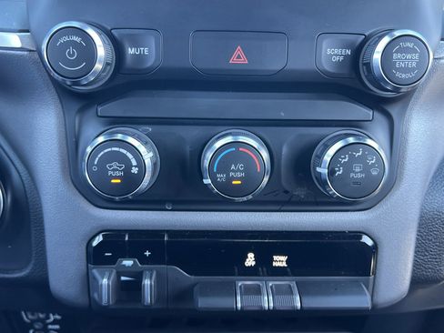 Used 2024 RAM 2500 Big Horn w/ Bed Utility Group image 9