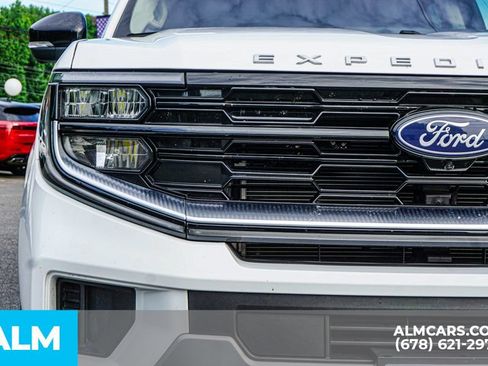 Used 2025 Ford Expedition Platinum AWD/4WD image 11