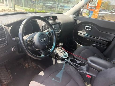 Used 2015 Kia Soul + w/ Audio Package FWD image 6
