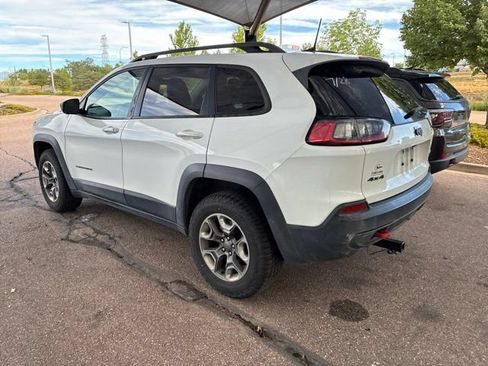 Used 2019 Jeep Cherokee Trailhawk AWD/4WD image 3