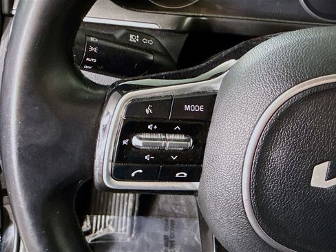 Used 2022 Kia Sorento S image 22