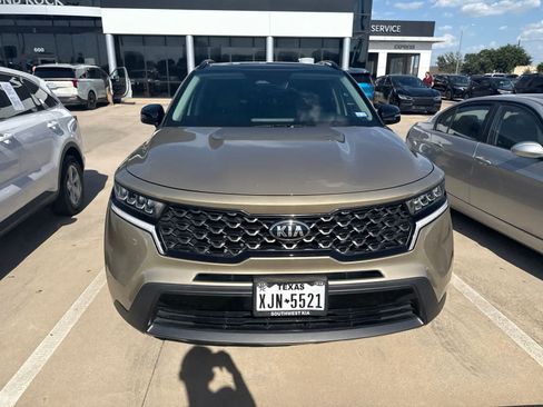 Certified 2021 Kia Sorento S w/ Panoramic Sunroof Package AWD/4WD image 4