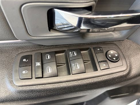 Used 2022 RAM 1500 Classic SLT w/ Electronics Group AWD/4WD image 14