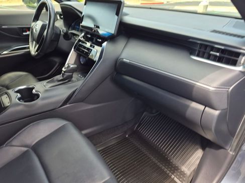 Certified 2022 Toyota Venza XLE AWD/4WD image 20